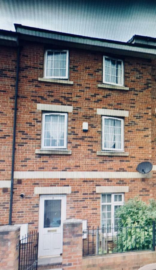 דירות The Townhouse Newcastle מראה חיצוני תמונה